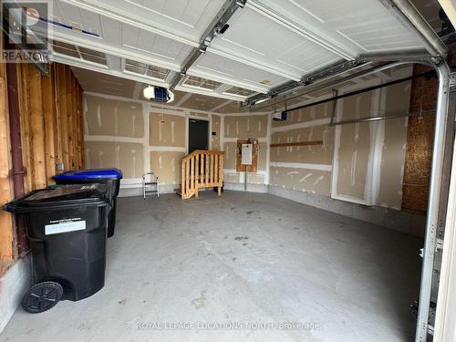 34 Gilpin Crescent, Collingwood, ON - Indoor Photo Showing Garage