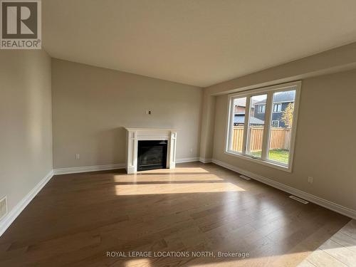 34 Gilpin Crescent, Collingwood, ON - Indoor Photo Showing Living Room With Fireplace