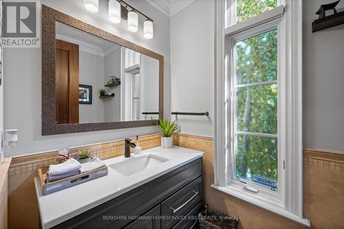 10 Rockingham Drive, Toronto, ON - Indoor Photo Showing Bathroom