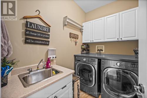 10 Rockingham Drive, Toronto, ON - Indoor Photo Showing Laundry Room