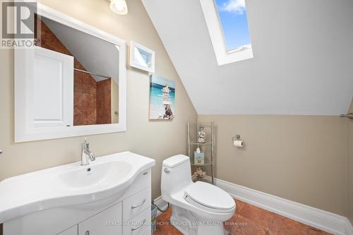 10 Rockingham Drive, Toronto, ON - Indoor Photo Showing Bathroom