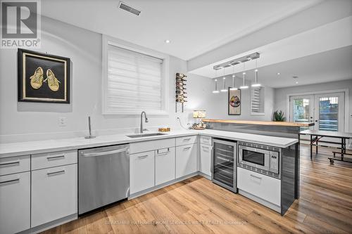 10 Rockingham Drive, Toronto, ON - Indoor Photo Showing Kitchen