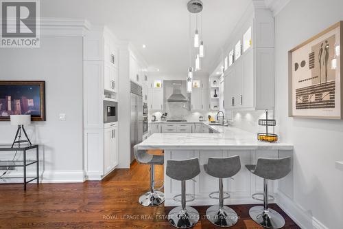 10 Rockingham Drive, Toronto, ON - Indoor Photo Showing Kitchen With Upgraded Kitchen