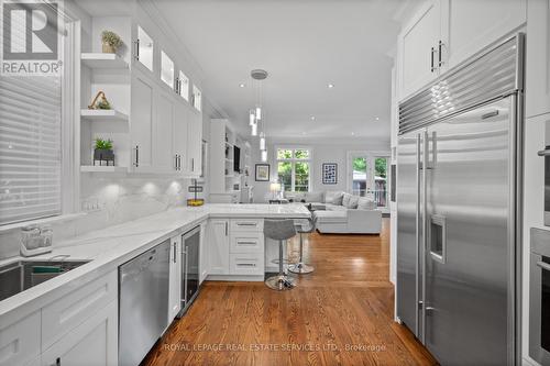 10 Rockingham Drive, Toronto, ON - Indoor Photo Showing Kitchen With Upgraded Kitchen