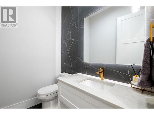 21996 Isaac Crescent, Maple Ridge, BC - Indoor Photo Showing Bathroom