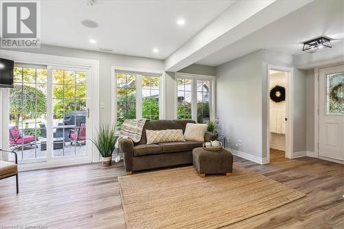 5129 Mount Nemo Crescent, Burlington, ON - Indoor Photo Showing Living Room