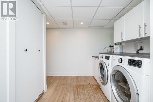 6070 Marine Drive, West Vancouver, BC - Indoor Photo Showing Laundry Room