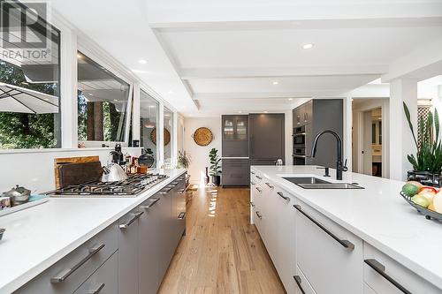 6070 Marine Drive, West Vancouver, BC - Indoor Photo Showing Kitchen With Double Sink