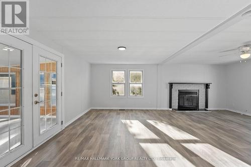 52 Damsel Circle, Georgina, ON - Indoor Photo Showing Living Room With Fireplace