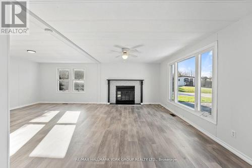 52 Damsel Circle, Georgina, ON - Indoor Photo Showing Living Room With Fireplace