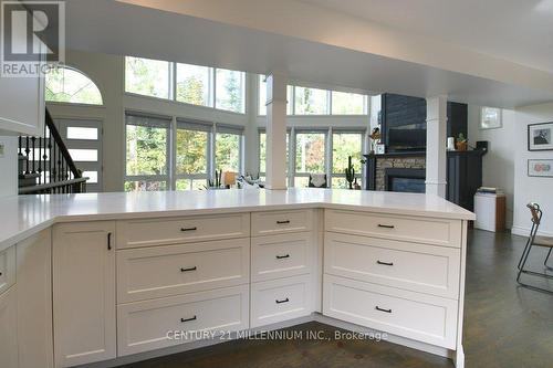 3 Simcoe Street, Wasaga Beach, ON - Indoor Photo Showing Kitchen