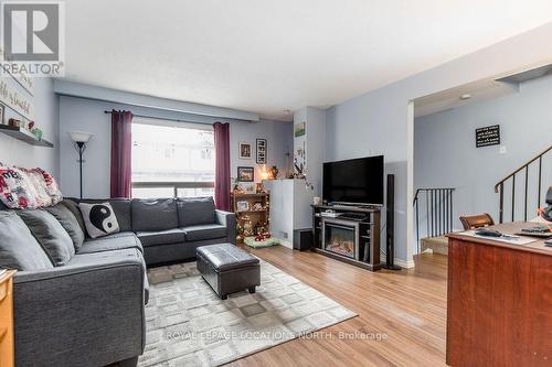 77 - 1095 Mississaga Street W, Orillia, ON - Indoor Photo Showing Living Room