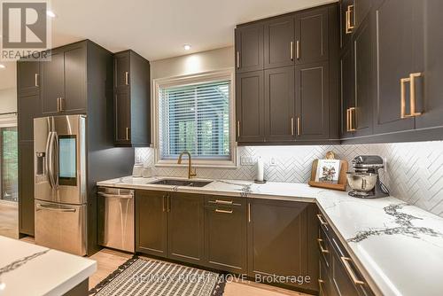 2272 Monck Road, Ramara, ON - Indoor Photo Showing Kitchen With Double Sink With Upgraded Kitchen