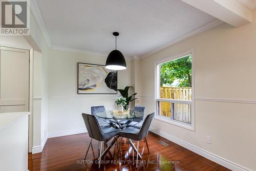 39 - 1180 Mississauga Valley Boulevard, Mississauga, ON - Indoor Photo Showing Dining Room