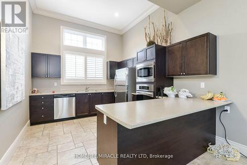 305 - 1380 Main Street E, Milton, ON - Indoor Photo Showing Kitchen