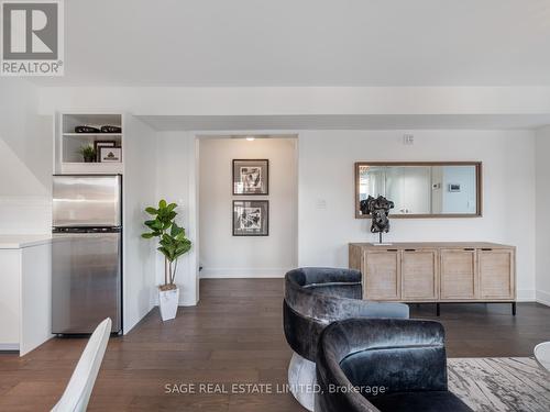 108 - 1183 Dufferin Street, Toronto, ON - Indoor Photo Showing Living Room