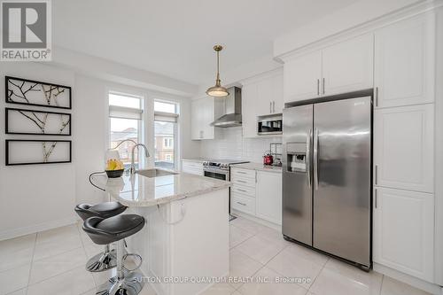 3300 Erasmum Street, Oakville, ON - Indoor Photo Showing Kitchen With Upgraded Kitchen