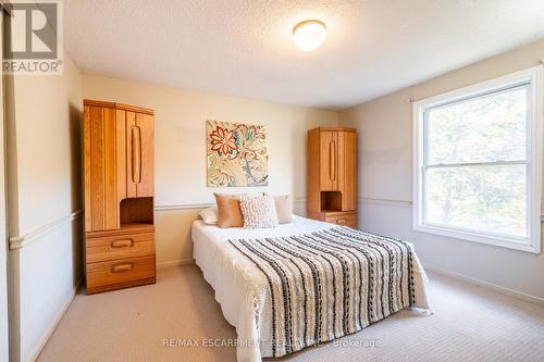 93 Turnbull Road, Hamilton, ON - Indoor Photo Showing Bedroom