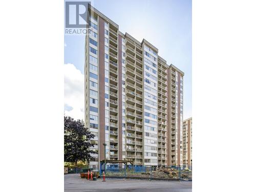 602 2008 Fullerton Avenue, North Vancouver, BC - Outdoor With Balcony With Facade