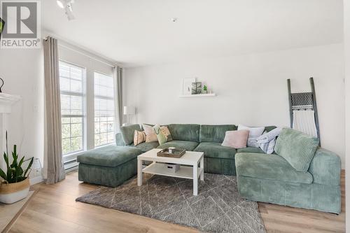 308 1655 Grant Avenue, Port Coquitlam, BC - Indoor Photo Showing Living Room