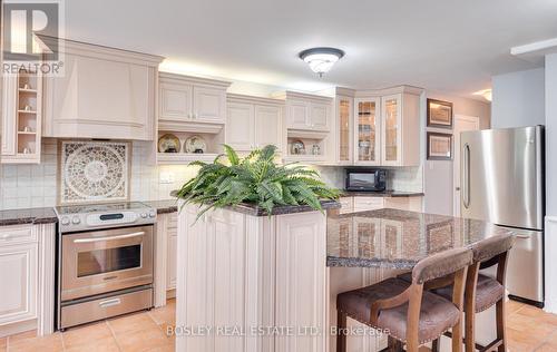 521 Broadway Avenue, Toronto, ON - Indoor Photo Showing Kitchen