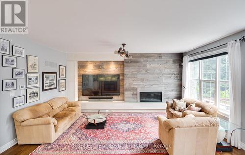 521 Broadway Avenue, Toronto, ON - Indoor Photo Showing Living Room With Fireplace