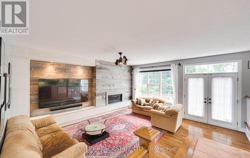 521 Broadway Avenue, Toronto, ON - Indoor Photo Showing Living Room With Fireplace