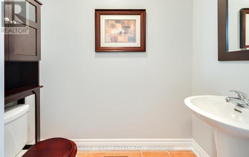 521 Broadway Avenue, Toronto, ON - Indoor Photo Showing Bathroom