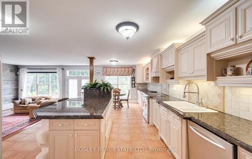 521 Broadway Avenue, Toronto, ON - Indoor Photo Showing Kitchen