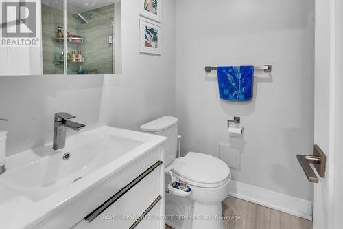 2006 - 30 Wellington Street E, Toronto, ON - Indoor Photo Showing Bathroom