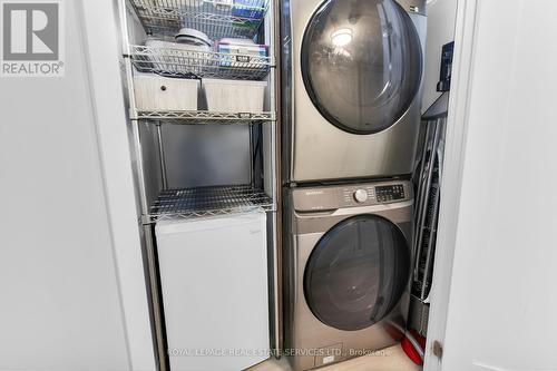 2006 - 30 Wellington Street E, Toronto, ON - Indoor Photo Showing Laundry Room