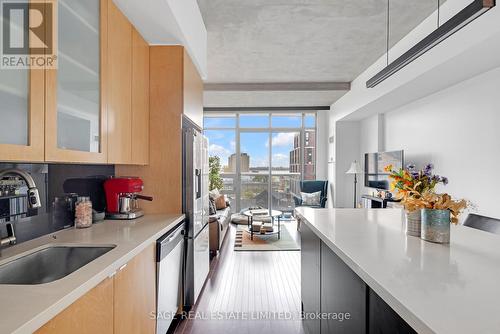 526 - 33 Mill Street, Toronto, ON - Indoor Photo Showing Kitchen