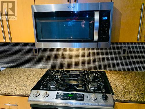 1009 - 10 Navy Wharf Court, Toronto, ON - Indoor Photo Showing Kitchen