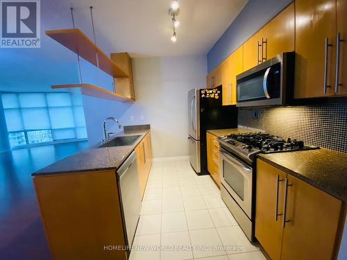 1009 - 10 Navy Wharf Court, Toronto, ON - Indoor Photo Showing Kitchen