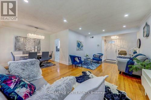 29 Portico Drive, Toronto, ON - Indoor Photo Showing Living Room