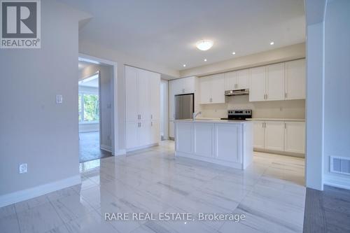 85 Albert Newell Drive, Markham, ON - Indoor Photo Showing Kitchen