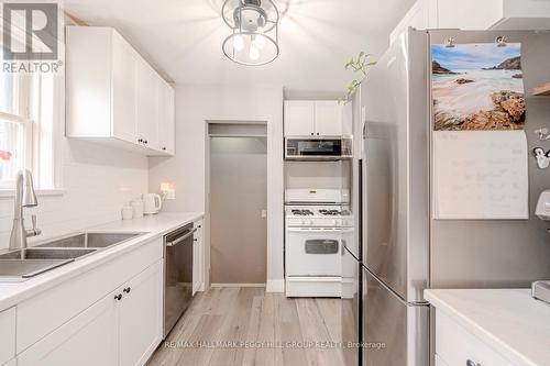 1556 Flos Rd 4 W, Springwater, ON - Indoor Photo Showing Kitchen With Double Sink