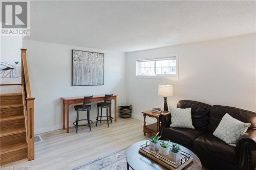 675 Orchard Drive, Port Elgin, ON - Indoor Photo Showing Living Room