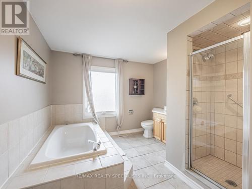 245 Kingsbridge Gardens, Mississauga, ON - Indoor Photo Showing Bathroom