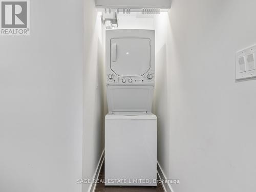 102 - 1183 Dufferin Street, Toronto, ON - Indoor Photo Showing Laundry Room