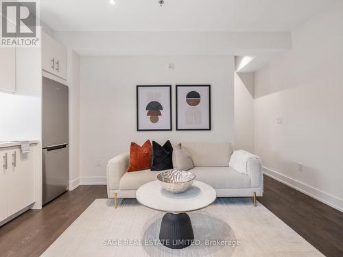 102 - 1183 Dufferin Street, Toronto, ON - Indoor Photo Showing Living Room