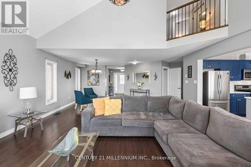 7 Stuckey Lane, East Luther Grand Valley, ON - Indoor Photo Showing Living Room