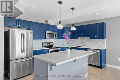 7 Stuckey Lane, East Luther Grand Valley, ON - Indoor Photo Showing Kitchen With Upgraded Kitchen