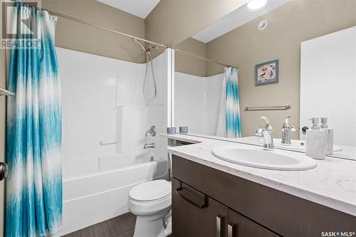 230 Newton Link, Saskatoon, SK - Indoor Photo Showing Bathroom