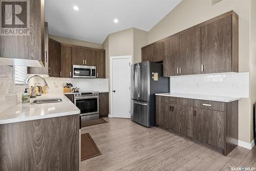 230 Newton Link, Saskatoon, SK - Indoor Photo Showing Kitchen