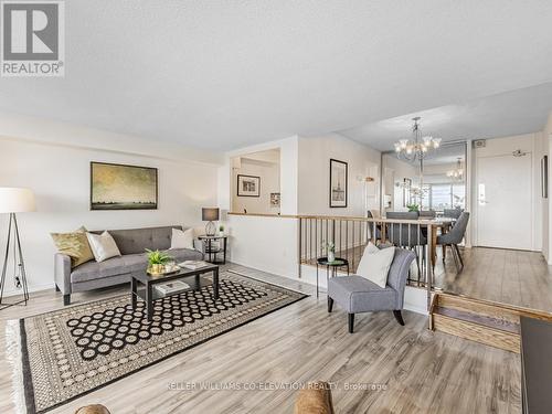 1506 - 260 Scarlett Road, Toronto, ON - Indoor Photo Showing Living Room