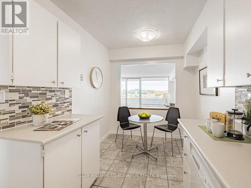 1506 - 260 Scarlett Road, Toronto, ON - Indoor Photo Showing Kitchen