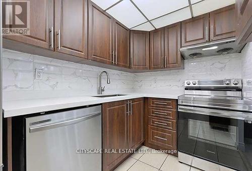 2110 - 115 Hillcrest Avenue, Mississauga, ON - Indoor Photo Showing Kitchen