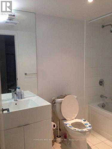 1057 - 10 Capreol Court, Toronto, ON - Indoor Photo Showing Bathroom