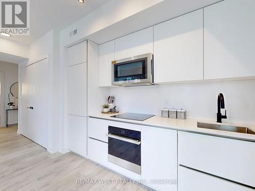 3106 - 321 King Street W, Toronto, ON - Indoor Photo Showing Kitchen